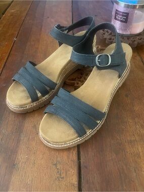 Skechers Black Strappy Ankle-Buckle Platform Sandals